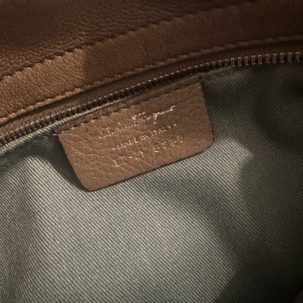‼️SOLD‼️Salvatore Ferragamo Gancini Shoulder Bag Leather Brown Silver - Picture 5 of 10